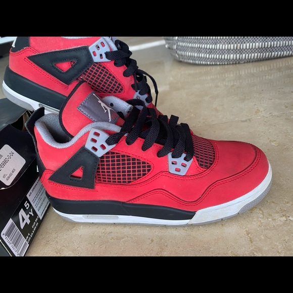 Air Jordan 4 Retro Toro Bravo Fire Red Kid4.5, W6 - Picture 2 of 7